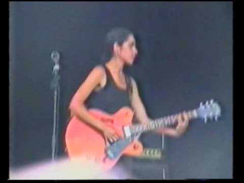 PJ Harvey O Stella / Dress live @ Glastonbury Festival, 28 June 1992