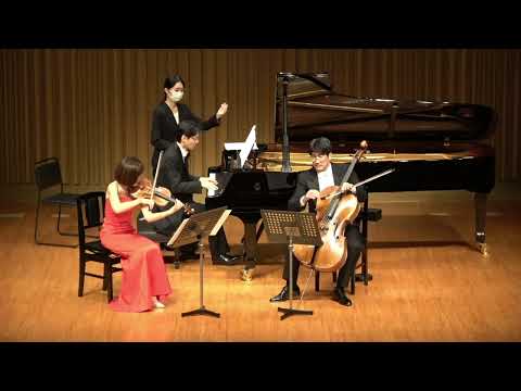 Haydn : Piano Trio No.24  Trio Espace