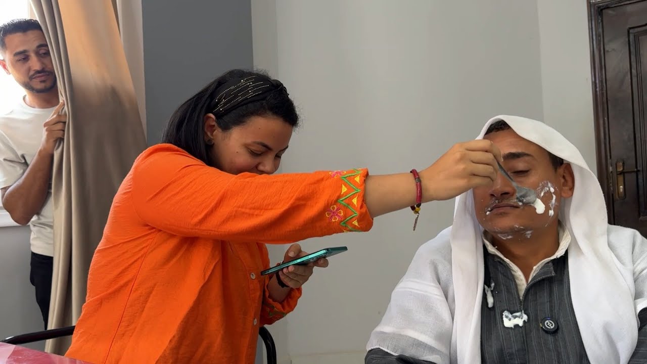 استخبى لزوجته ورا الستاره عشان يشوفها بتعامل ابوه ازاى وطلقها فورا