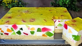 Yumuşacık Pandispanya Üzerinde Bahar Pastası - Çocukluğun Tadı