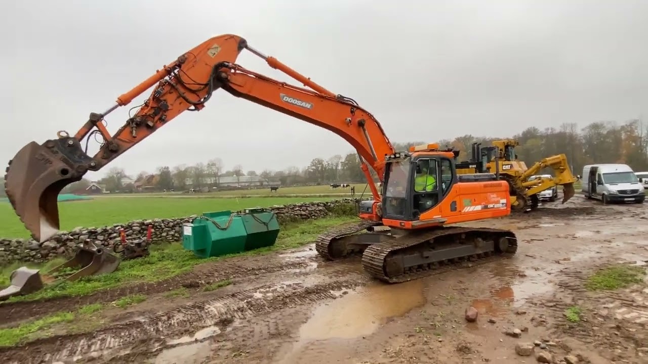 Bandgrävare Doosan DX255LC