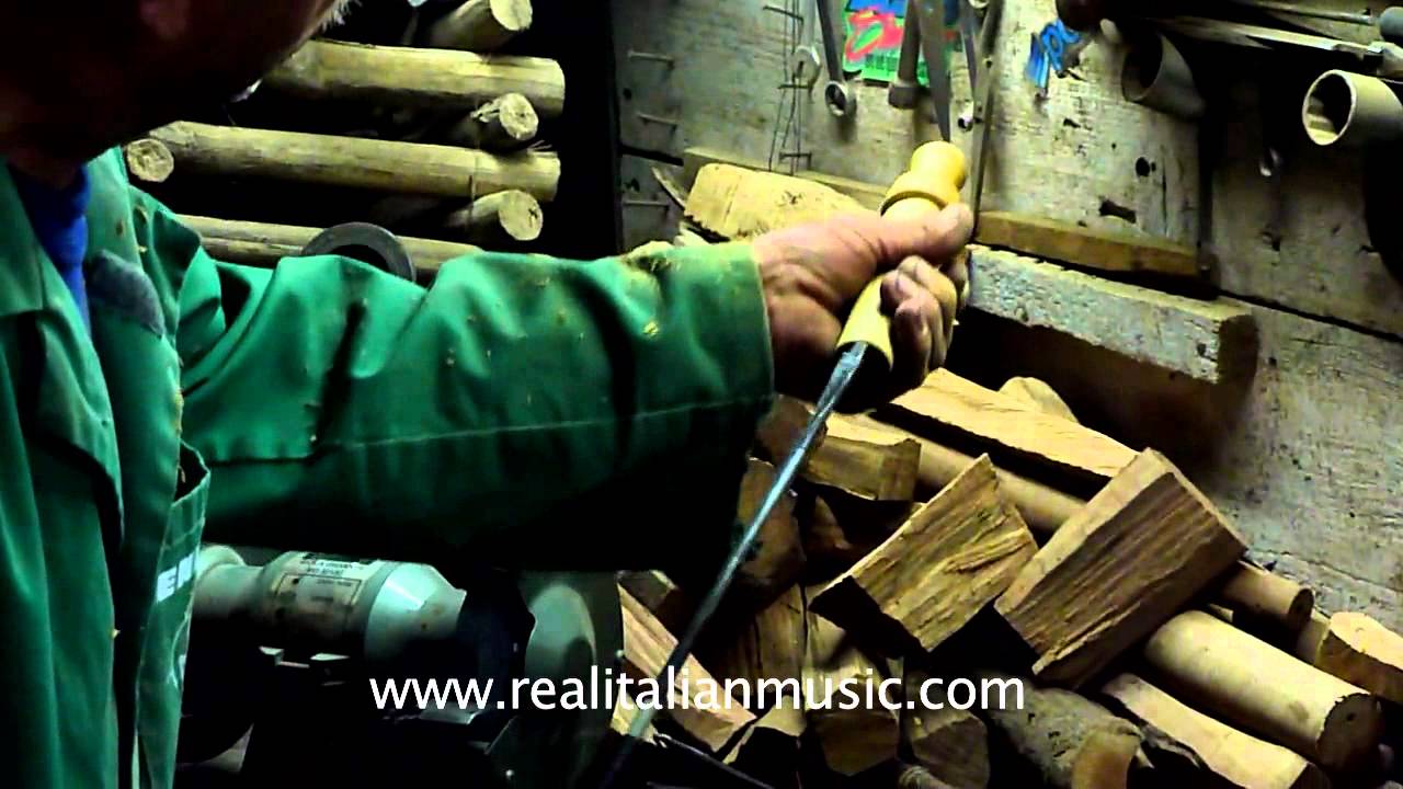 Sicily - Leonardo Carpita - Costruzione di Zampogna/Ciaramedda