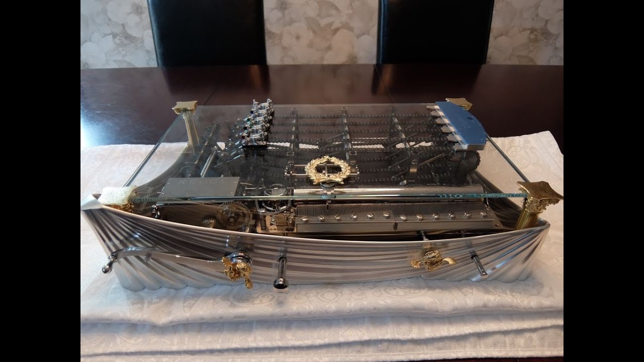 Музыкальная шкатулка-автомат для скачек Reuge Miliarius. Подарок Гленну и Джиджи Мосс на годовщин...