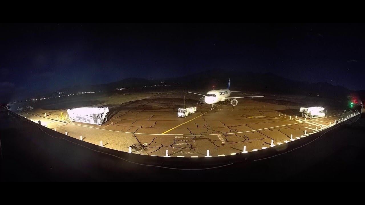 Calvi Airport Live – Runway & Mountain View — Calvi, Haute-Corse live camera thumbnail