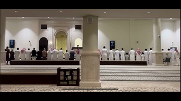 فجرية الخميس من سورة القمر ( اقتربت الساعة وانشق القمر ، وان يروا اية يعرضوا ويقولوا سحر مستمر )