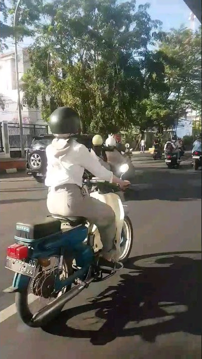 ketika cewe cantik naik motor honda