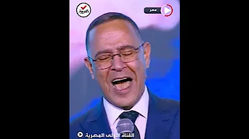 السيسي يبكي متأثرا بكلمة ألقاها فنان مصري عن ذوي الهمم 