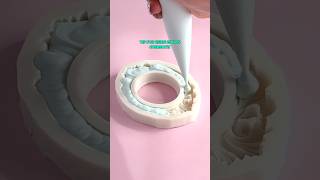 tips on using molds for cake decorating✨ #cakedecorating #cupcakeideas #siliconmold #decoratingtips
