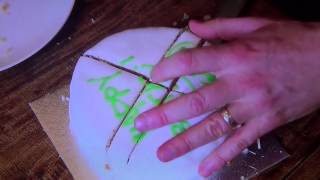 The Scientific Way To Cut A Cake / Matemático Mostra Maneira Cientifica De Tirar Uma Fatia Perfeita