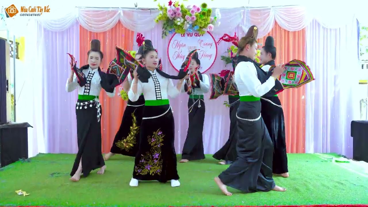 ĐỘI MUA GIA ĐÌNH 2 MÚA MỪNG LVQ  ( NGÂN THỦY ♥ QUANG HÙNG) BẢN BÚA CO CHẠY XÃ CHIỀNG LA - SƠN LA