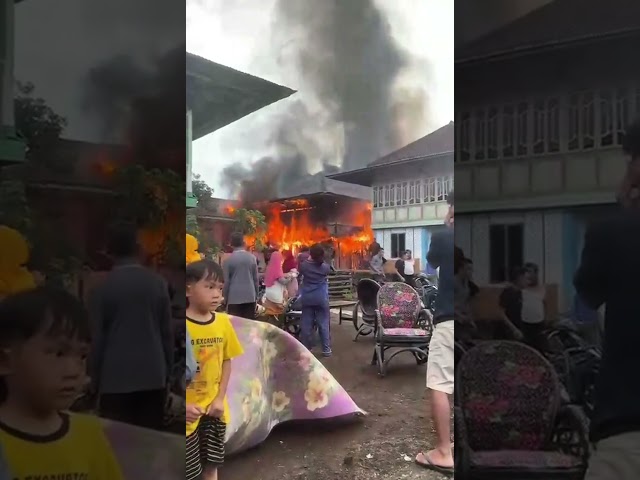 Kebakaran terjadi di kawasan permukiman Pekon Hujung, Kecamatan Belalau, Lampung Barat (20/9)