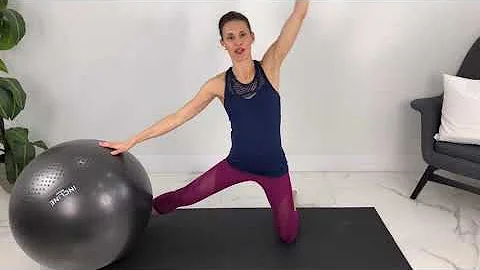 Dehnen mit dem Yoga Ball für die Schwangerschaft
