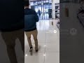 Cat Steals Fish in Supermarket!العنوان:#CatStealsFish #FunnyCats #CaughtOnCamera #ViralCats #USA
