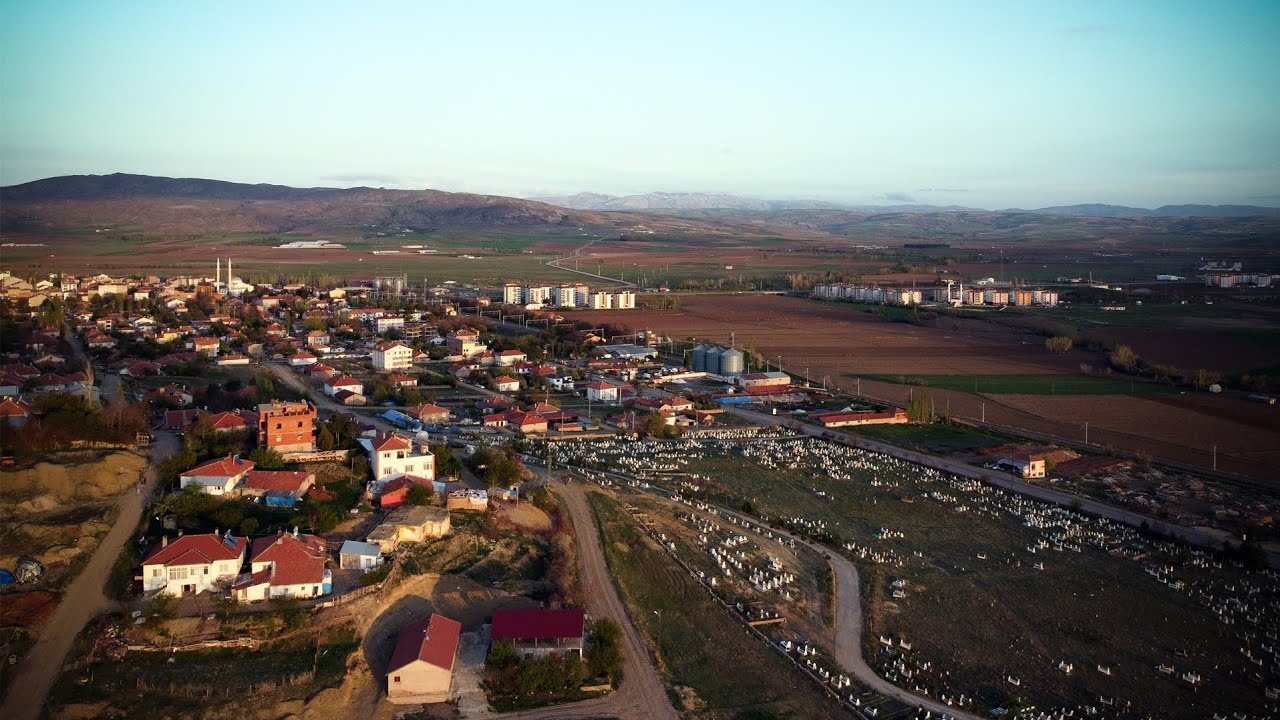 Sivas Gemerek Yeniçubuk Kasabası - Drone Görüntüleri 2022 
