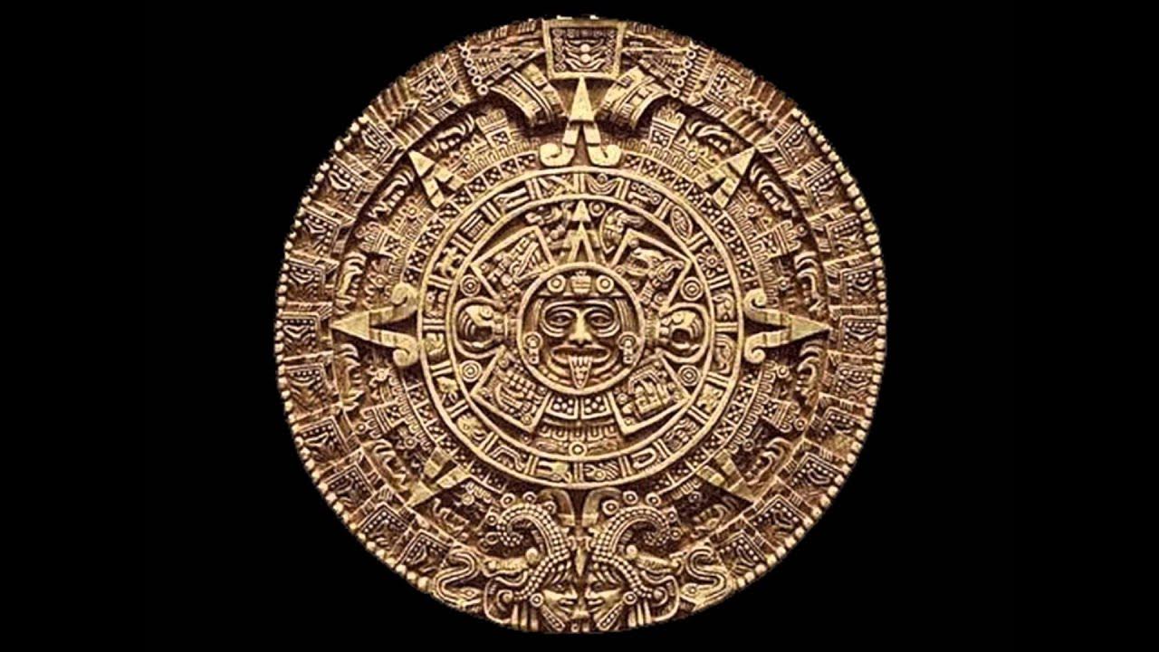 Панно майя. Деревянный календарь майя. Амулет ацтеков камень солнца. Цолькин календарь майя. Цивилизация майя календарь цолькин.
