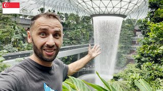 Cea Mai Mare Cascada De Interior Din Lume Si Hotelul Groazei La 70€/Noapte. Singapore!