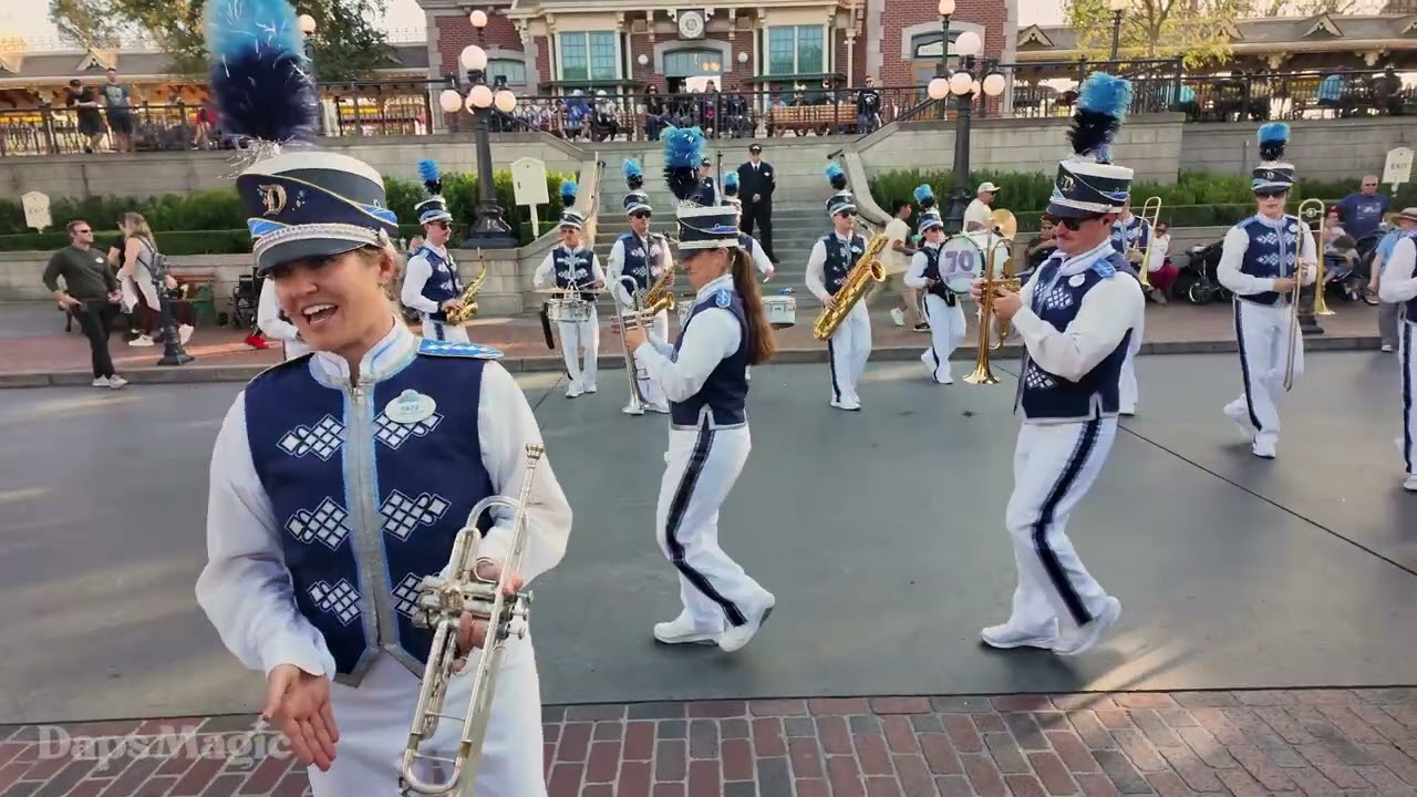 ПОЛНЫЙ КОМПЛЕКТ: Оркестр Диснейленда на городской площади | Курорт Диснейленд 2025 4K