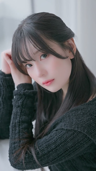 内媚型御姐HeeSol的黑色神秘系穿搭