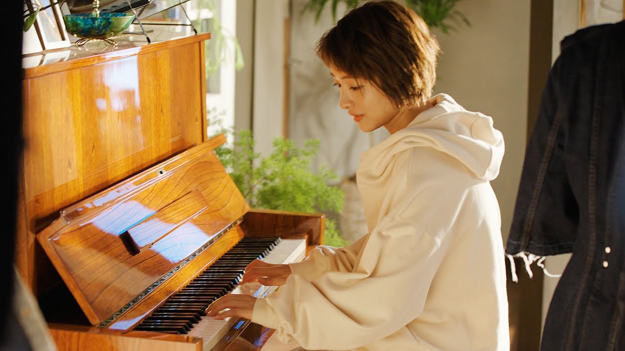 石原さとみ、撮影現場でピアノ演奏 現場スタッフから歓声 「ハミング