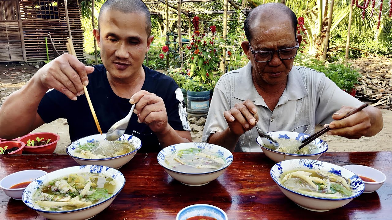 Ăn Sáng 5 Tô Miến Gà Chấm Sa Tế Nhà Làm