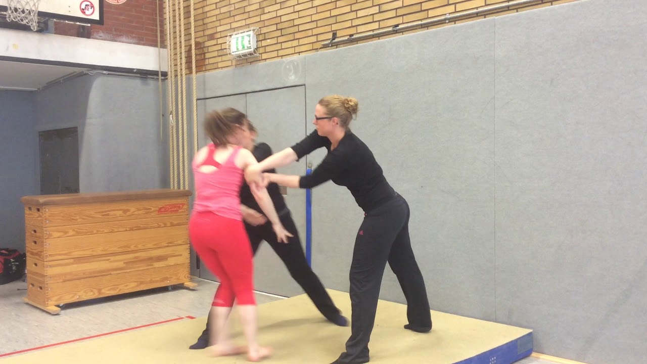 Vorübung Salto rw   Wandsalto