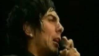 Download lagu Lostprophets - Wake Up (Live, Reading Festival 2004)
