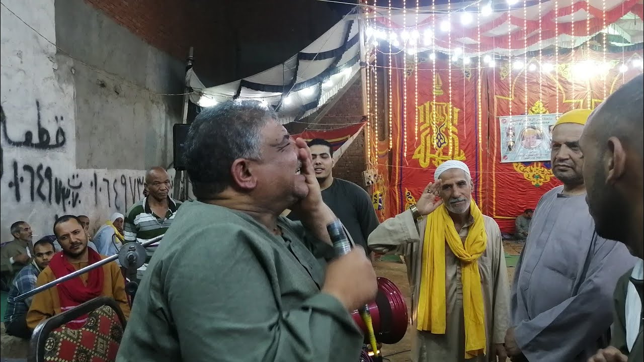 شاهد بكاء الشيخ ايمن عبدالعزيز في حب السيده زينب في مولد عم ابو المعاطي عند (الست ام نور)