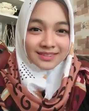 JILBAB SENYUM MANIS SUNGGUH BIKIN BAPER