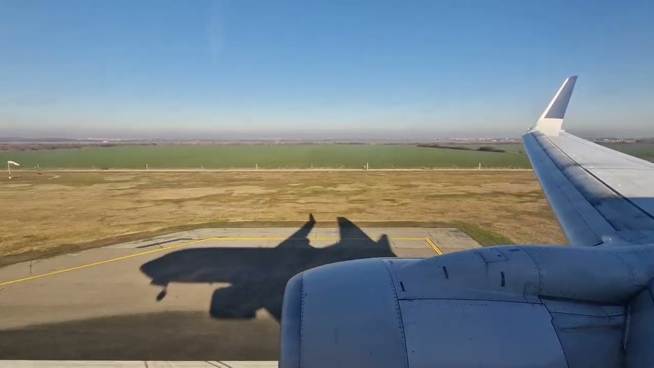 TAROM RO702 IAS-OTP YR-BGF Landing