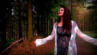 Video thumbnail of "Sarah Yeo - I'm on my way (official video)"