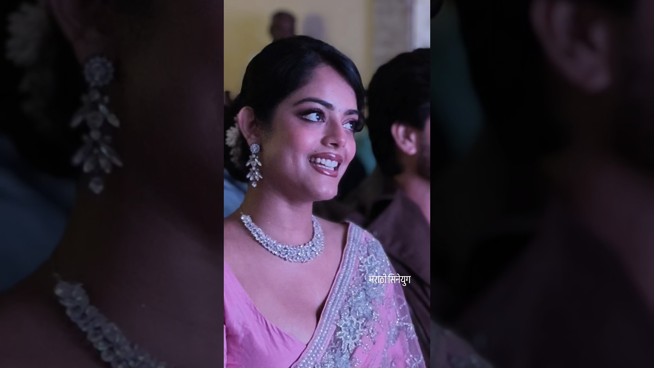 Riddhi Kumar Enjoying the song from her debut Marathi film कढीपत्ता ❤️ 