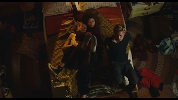 Euphoria S02E04 | Rue and Jules making each other jealous in a dare with Elliot