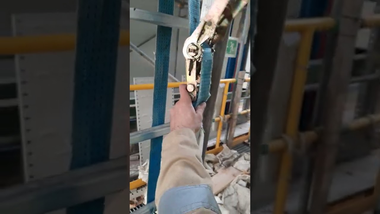 Tie-down stap(buckle) and how to use it . Стяжной ремень и как пользоваться.