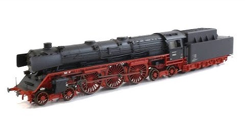 Märklin DB BR 05 003 4-6-4 Steam Locomotive “MHI" pulling Märklin DB "Loreley" F-Zug Passenger Train