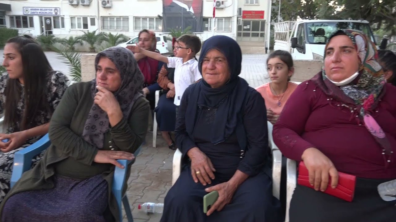 SARIKAYALI DURAN VE EKİBİ   SEYDİ VE MERYEM İN NİŞAN TÖRENİNDE 1