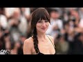 Flip Flops and Cologne... Dakota Johnson's Major Dating Red Flags| On Air with Ryan Seacrest