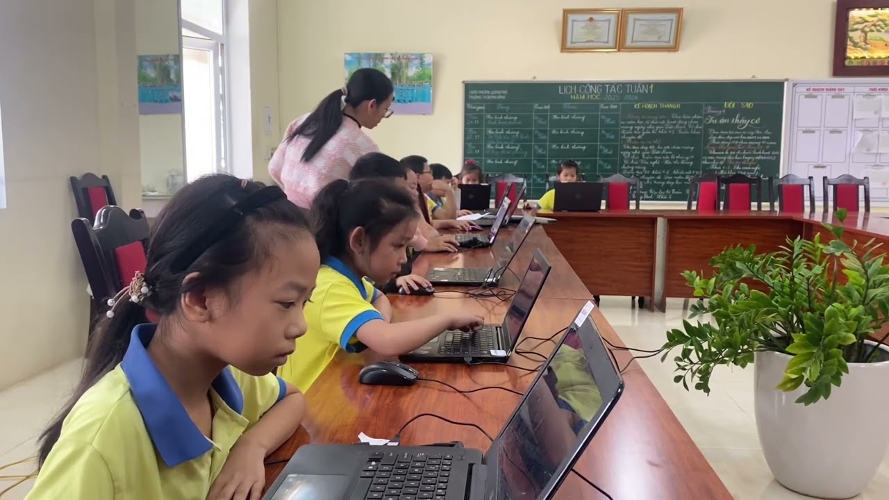 Th Quảng Đông- ioe cấp trường ca 2 khối 3