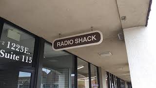 ABANDONED!!!! Radio Shack.  Naperville IL