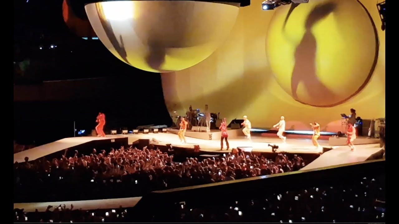 Ariana Grande - Into You - Live in Vienna ( Austria ) 03.09.2019