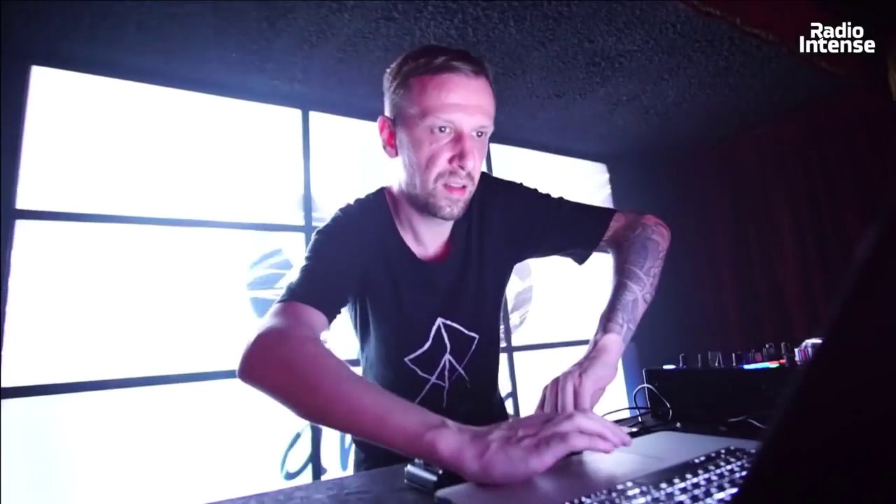 Dumming Dum Feat. Rush Midnight - Three Pills into a Fist (Ten Walls remix)