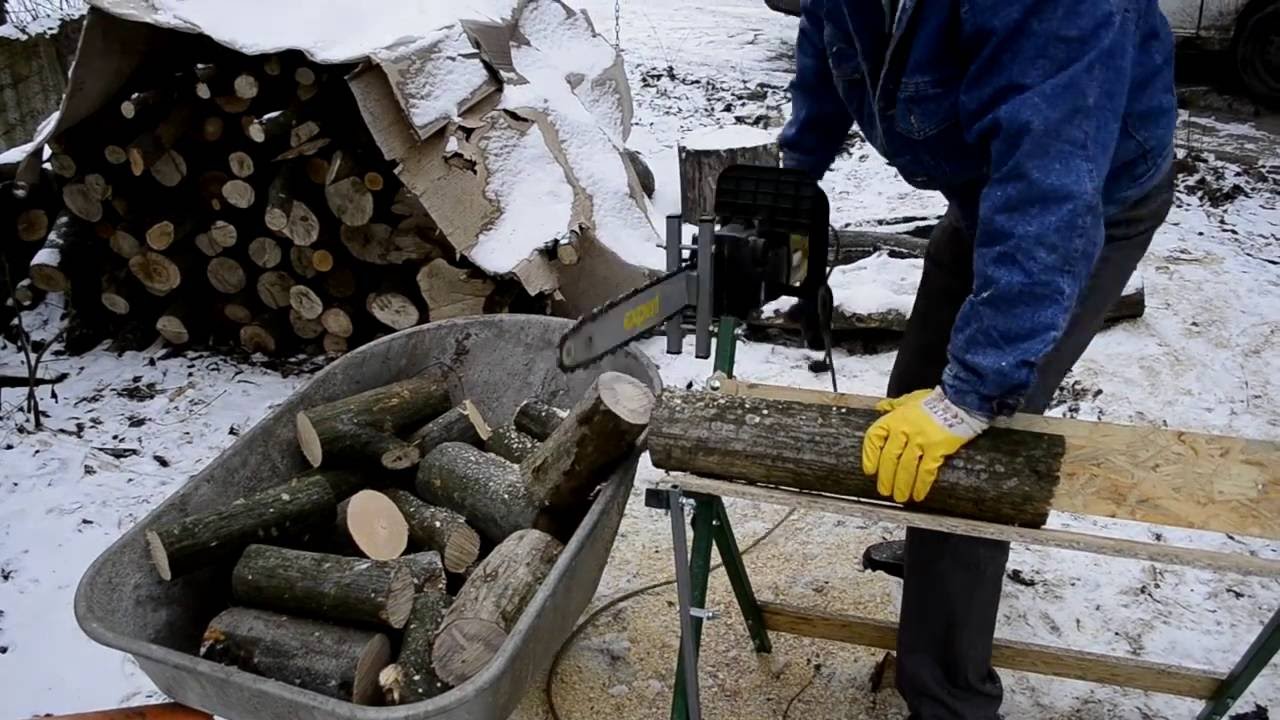 Универсальное приспособление для пилки дров козел - YouTube