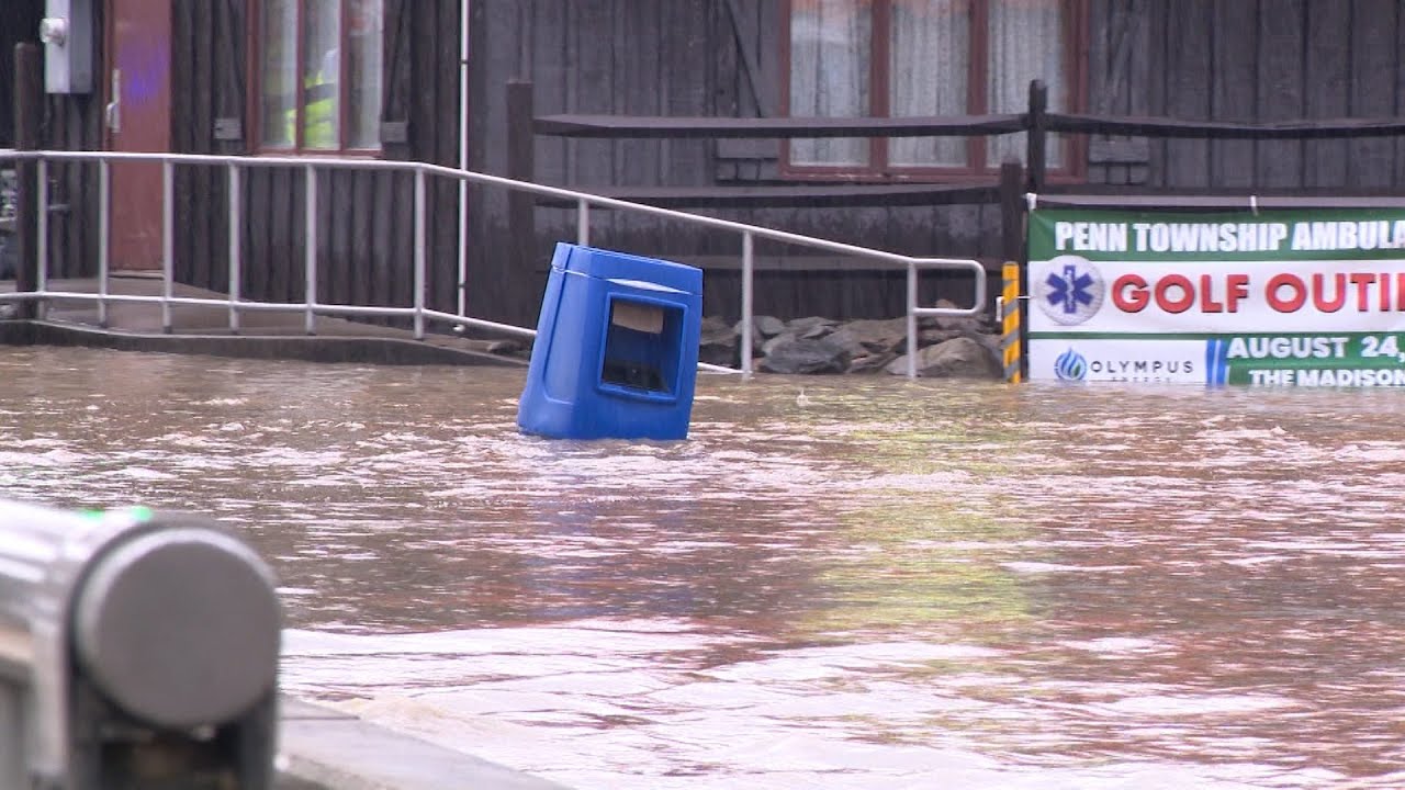 Heavy rain causes flash flooding in Pittsburgh area - YouTube