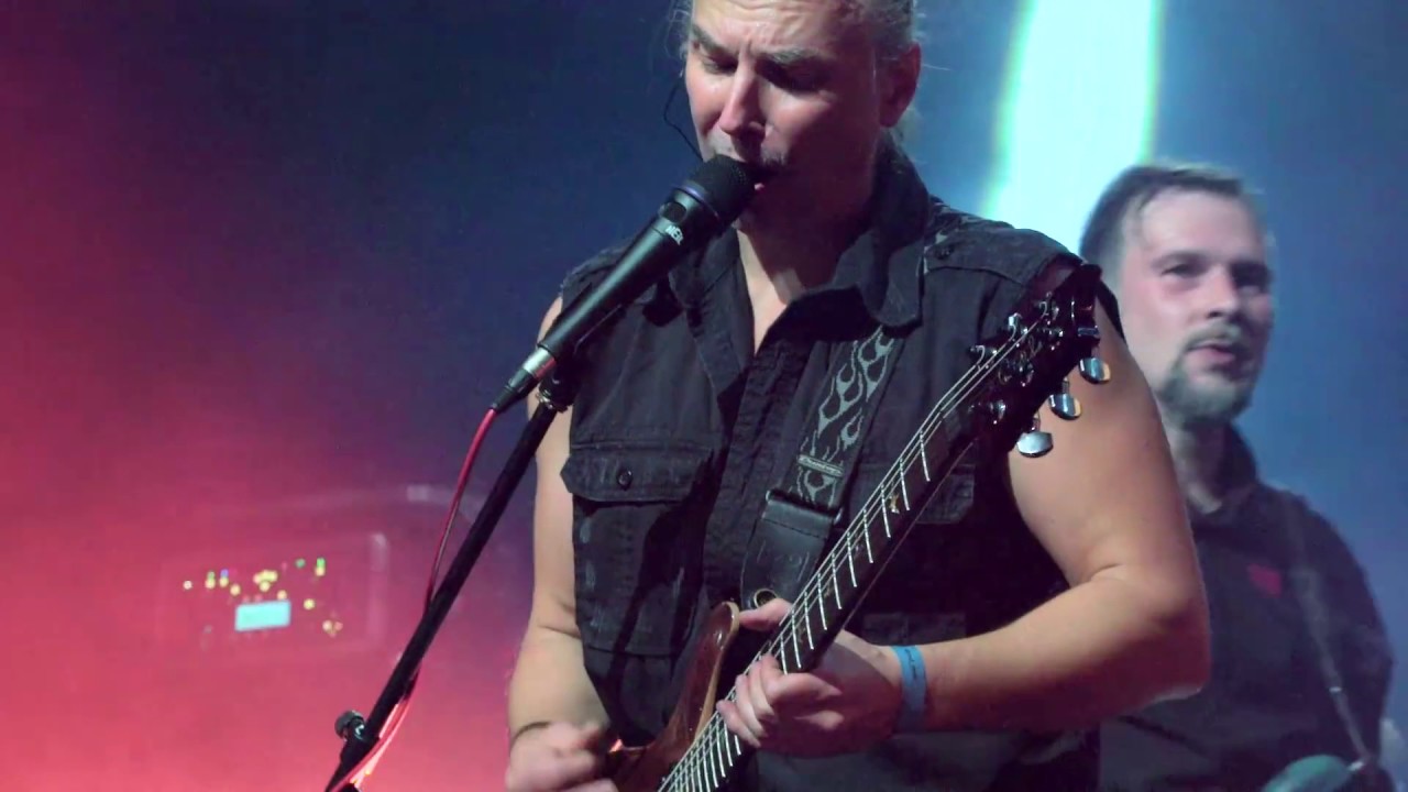 обелиск я остаюсь слушать. черный обелиск я остаюсь клип.