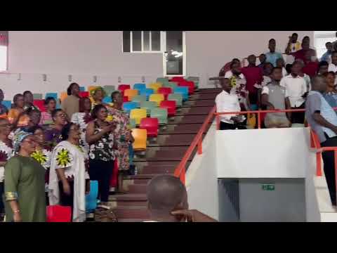 Béni soit Dieu qui chaque jour #jesus #Dieu #worshipsong #christianmusic #Chrétiens #bible #Christ