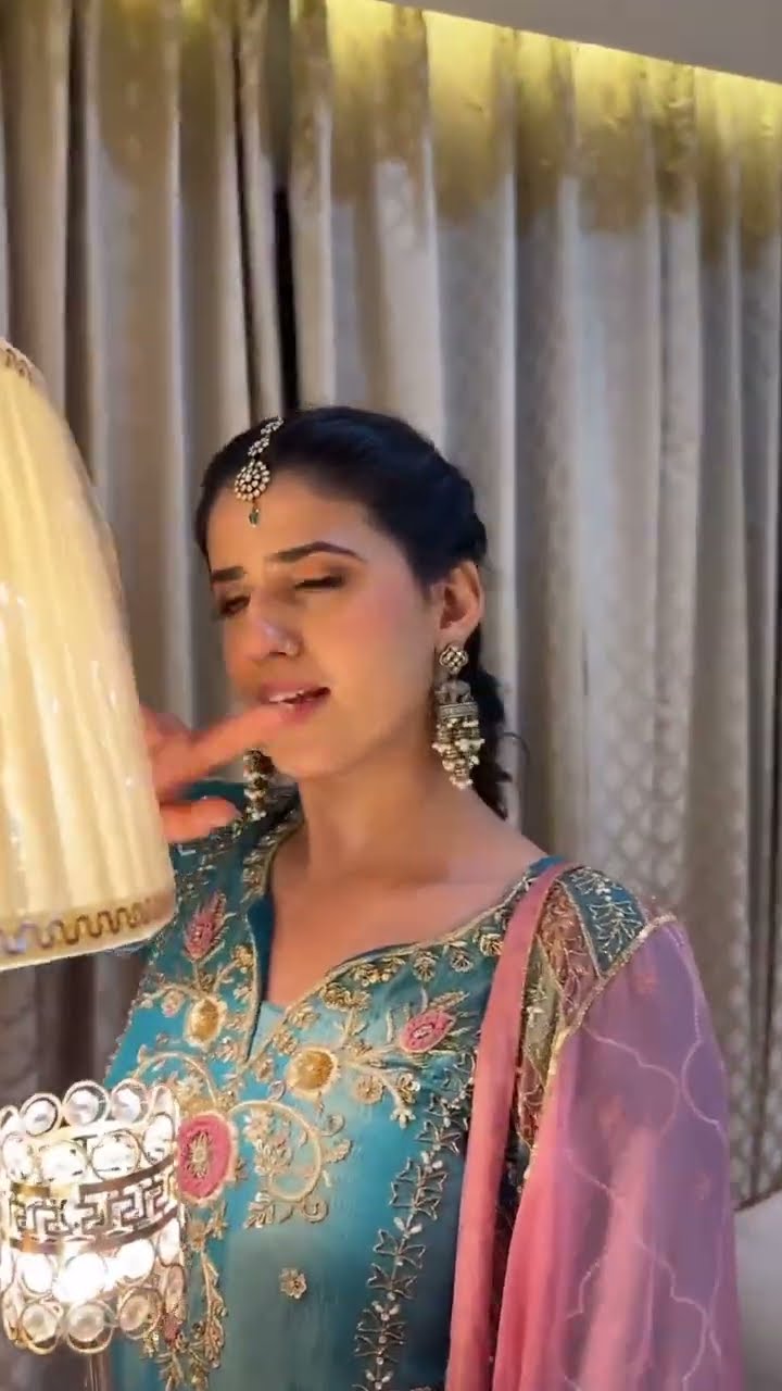 Pranjal Dahiya takes 'Gora Rang' to another level with her stunning moves! ? #youtubeshorts #shorts