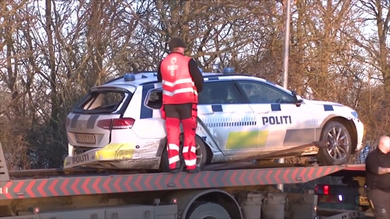 UHELD PÅ FARØBROEN: HELT SPÆRRET!