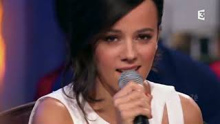 Alizée - Sous le vent [Letra en francés y español]