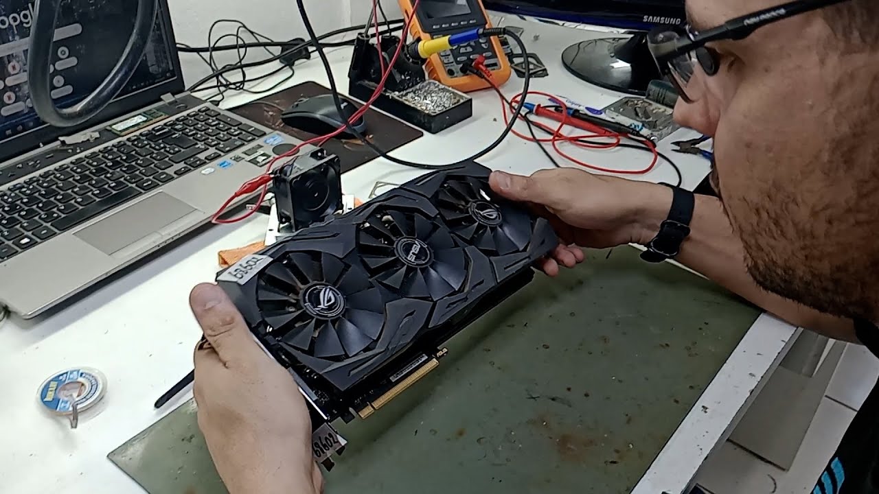 Placa de Vídeo ASUS GTX 1080 Ti Apresentando ARTEFATOS Usada