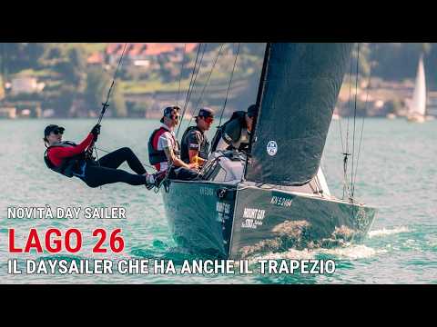 ⁣Lago 26 (8 m), il daysailer camaleontico che ha anche il trapezio