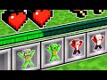 Mikey Family and JJ Family Hide inside Inventory in Minecraft (Maizen)